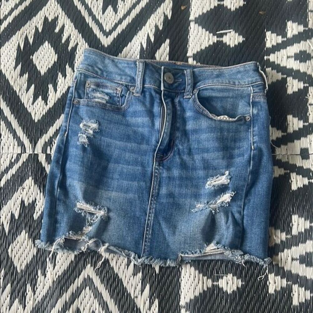 American Eagle Outfitters Blue Distressed Mini Skirt size 2  B